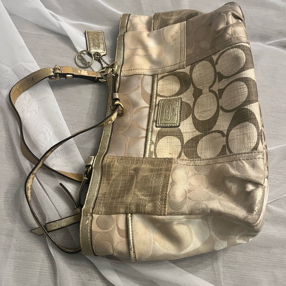 Coach Shoulder Bag (Peeling) - Picture 11 of 12